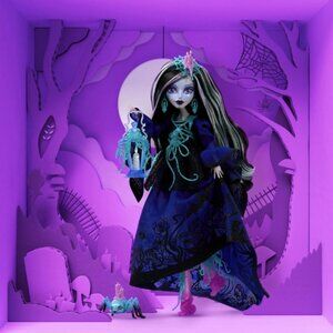 Monster High Designer Series Lenore Loomington Doll